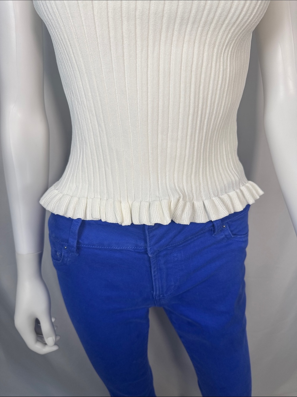 NWT Hem & Thread Ivory Ribbed Ruffle Knit Tank Top Medium - Picture 4 of 10